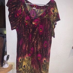 Peacock-Print Flutter Sleeve Blouse in Magenta & Gold